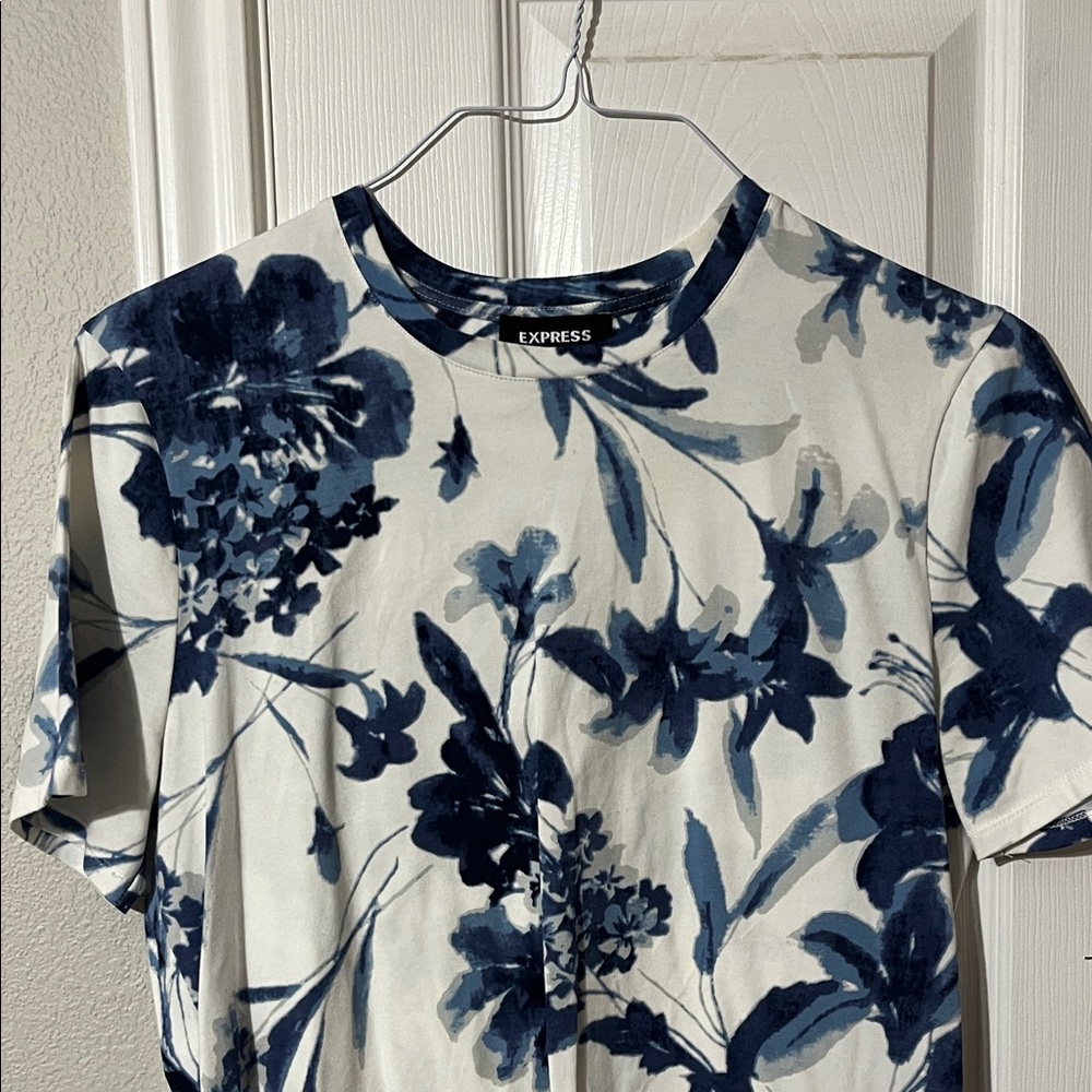 Express Floral Top - Blue and White